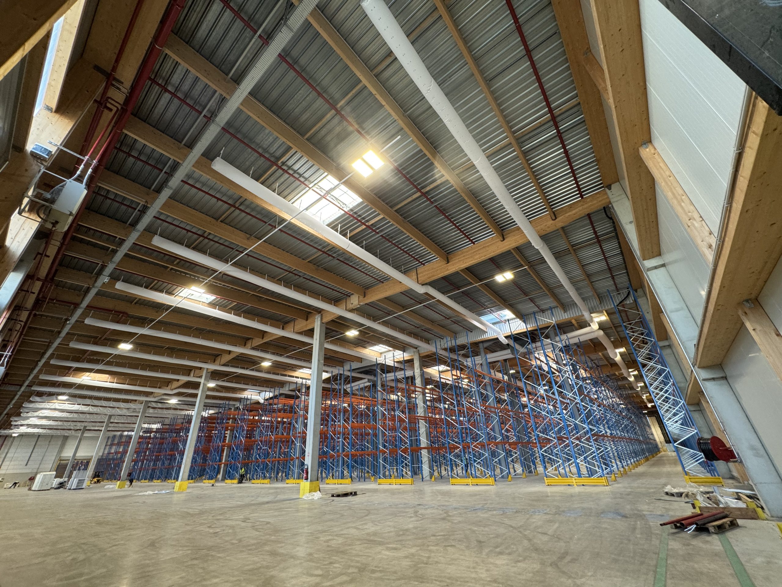 Zoom sur le tissu polyester 160g/m² des gaines textiles F2A pour un acheminement d'air optimisé
